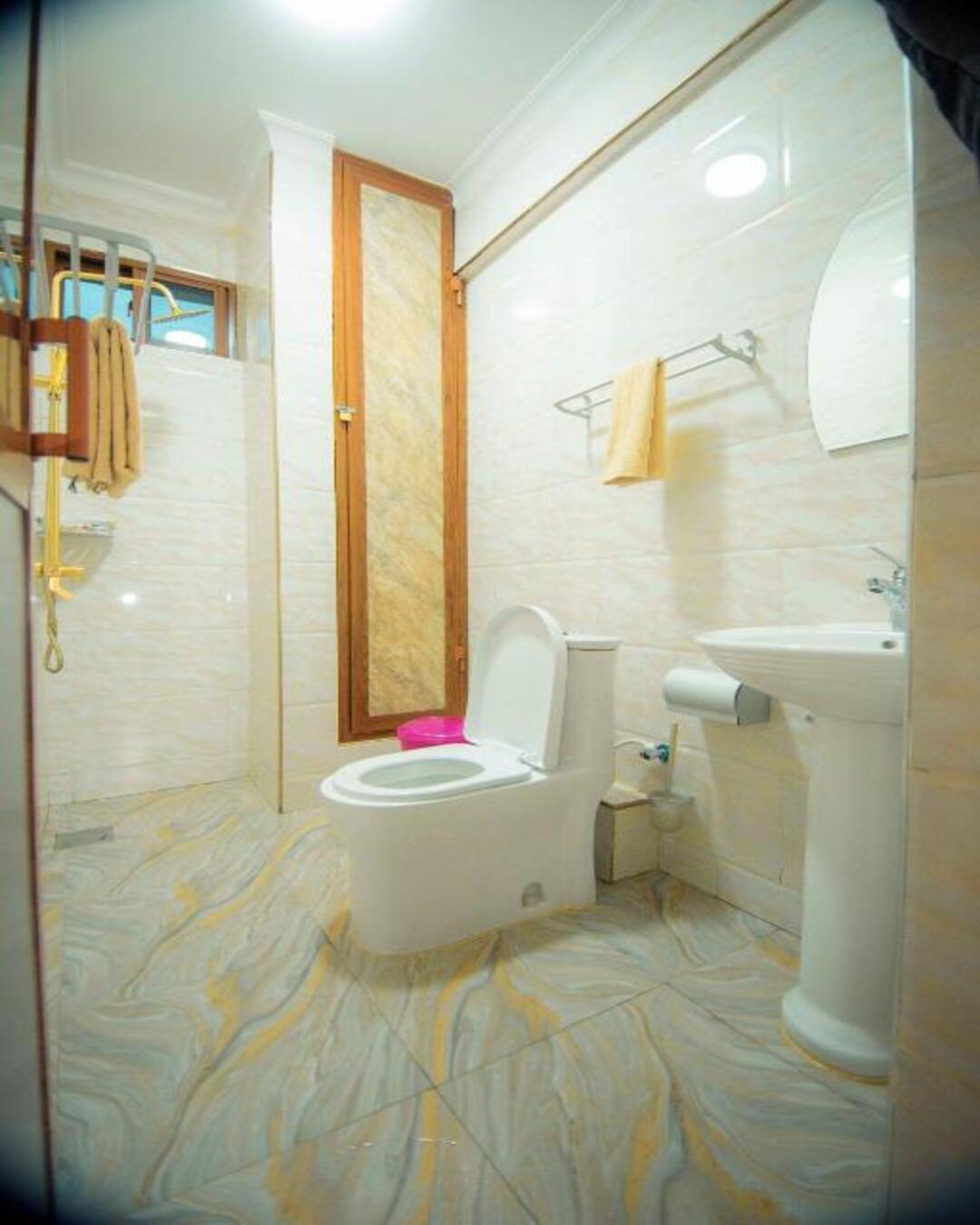 Will We Be Comfortable Enough? Honest Answers About Beds, Bathrooms, Food & Long Flights